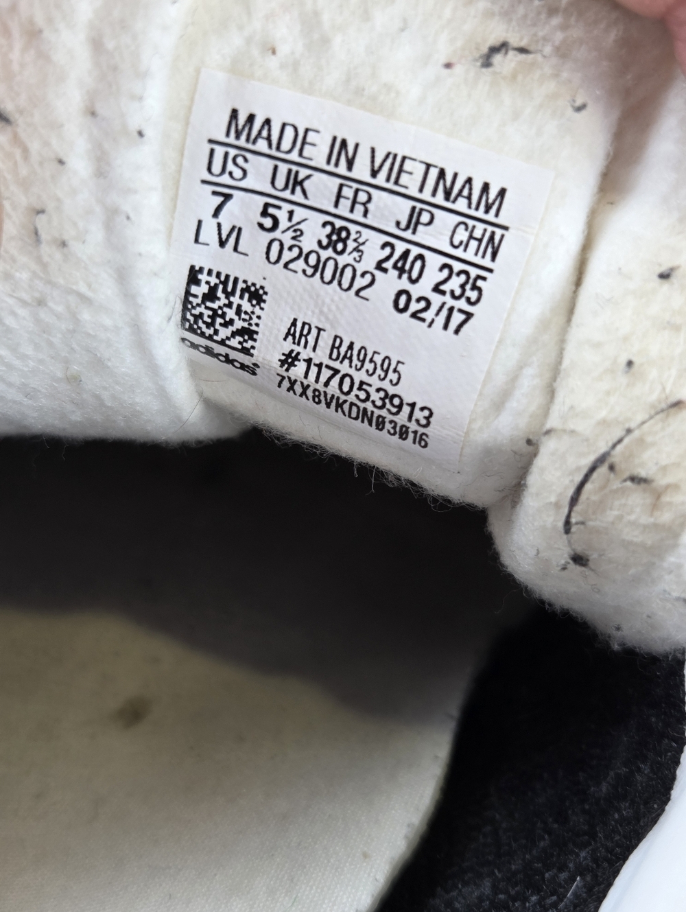 adidas Black & White Gazelle Suede Low-Top Sneakers(B14) - Picture 6 of 6